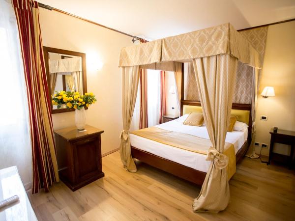 Residenza Rivo Alto : photo 3 de la chambre chambre double supérieure - vue sur canal