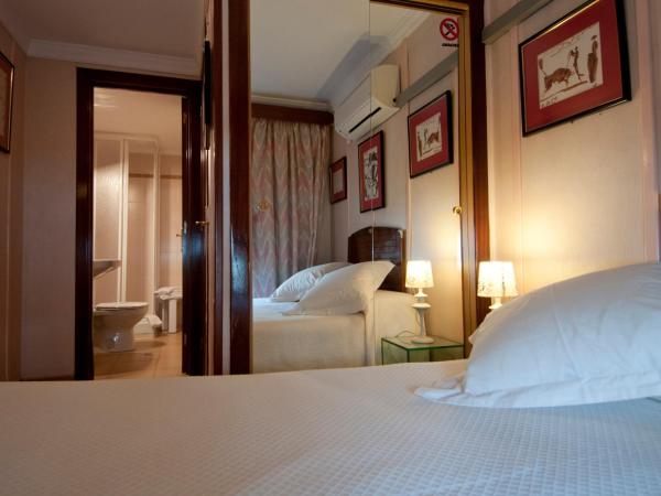 Hotel La Residencia : photo 5 de la chambre chambre triple