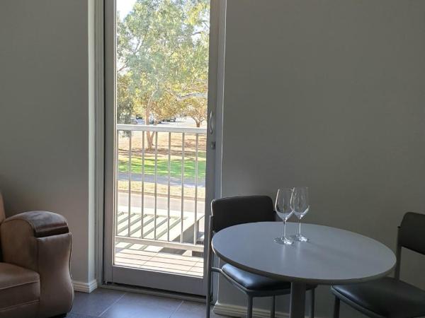 Adelaide Pulteney Motel : photo 1 de la chambre chambre lit king-size