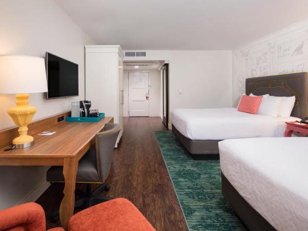 Hotel Indigo Baltimore Downtown, an IHG Hotel : photo 6 de la chambre chambre de luxe avec 2 lits queen-size - douche à effet pluie accessible aux personnes à mobilité réduite