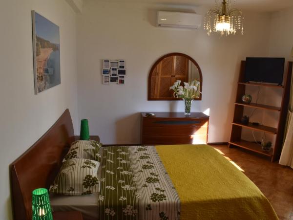 Monte da Ria Guest House : photo 2 de la chambre chambre double avec salle de bains commune