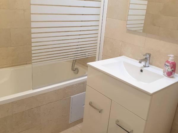 Éjjeli Bagoly Étterem és Panzió : photo 10 de la chambre studio avec terrasse