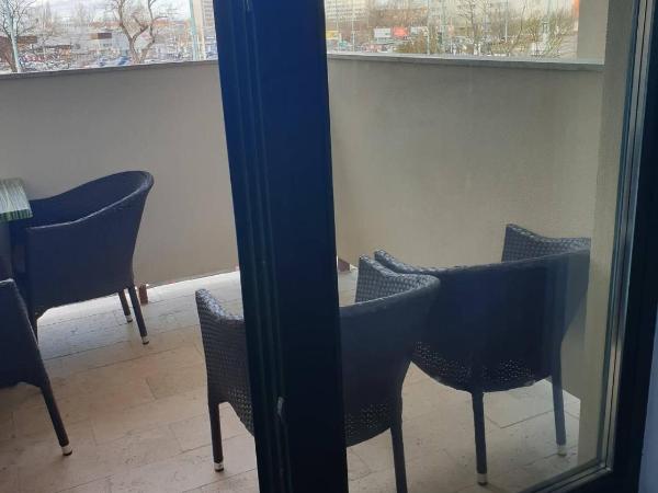 Éjjeli Bagoly Étterem és Panzió : photo 3 de la chambre studio avec terrasse