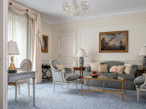 Four Seasons Hotel George V Paris : photo 3 de la chambre suite lit king-size quatre saisons