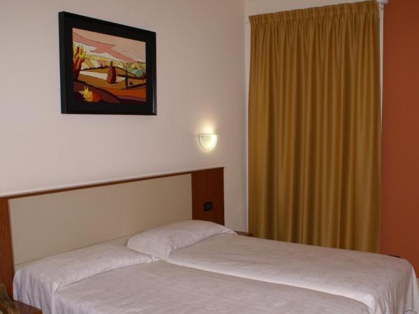 Eco Art Hotel Statuto : photo 2 de la chambre chambre lits jumeaux