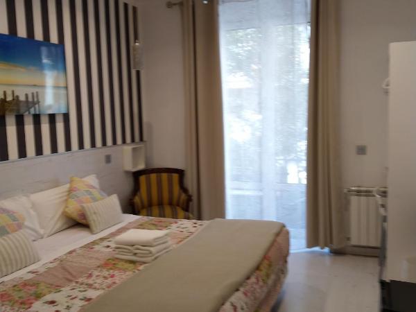 Hostal Mendoza : photo 4 de la chambre chambre double deluxe - vue sur ville