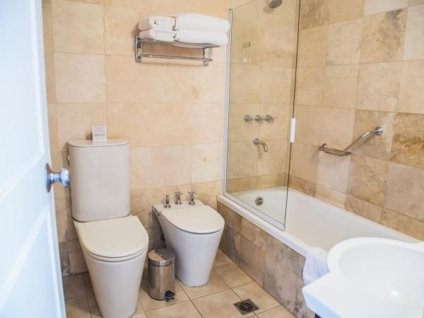 Huentala Hotel : photo 1 de la chambre chambre triple classique