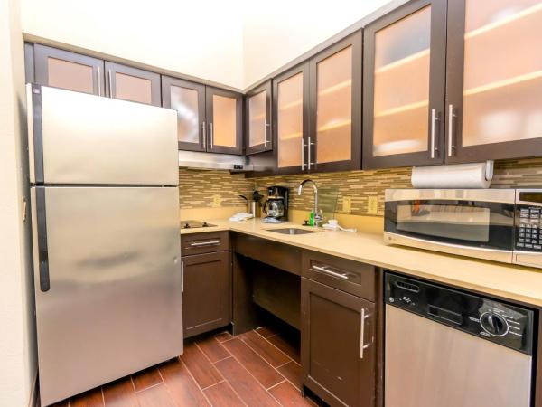 Staybridge Suites Houston - IAH Airport, an IHG Hotel : photo 3 de la chambre studio lit queen-size - accessible aux personnes à mobilité réduite