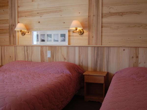 Le Roitelet : photo 7 de la chambre chambre triple supérieure avec balcon