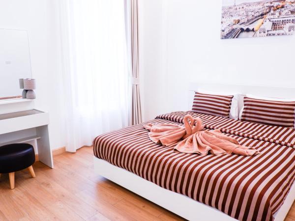 The Square 101 : photo 1 de la chambre suite