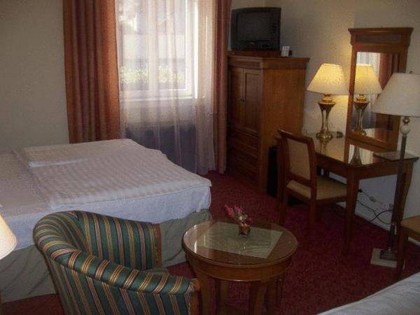 Hotel Romantik Eger : photo 2 de la chambre chambre triple