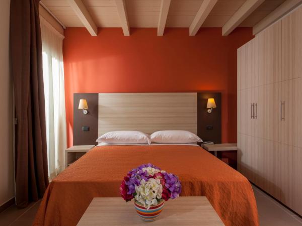 Hotel Aurora Mare : photo 1 de la chambre chambre double ou lits jumeaux