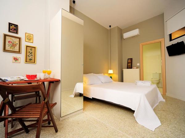 Live in Athens, PSYRRI Central Apartments : photo 2 de la chambre studio rez-de-chaussée - vivre à athènes # 5