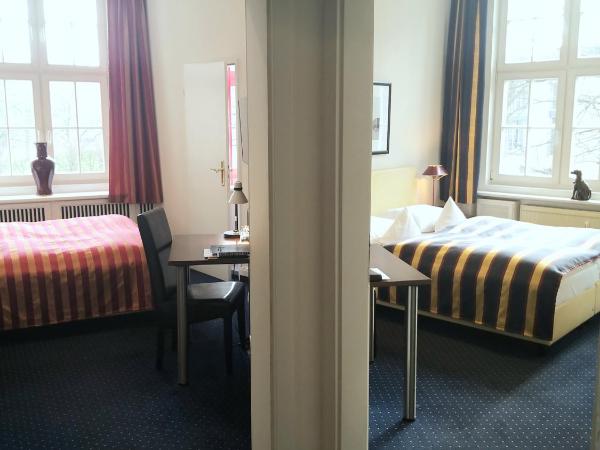 Hotel Wagner im Dammtorpalais : photo 6 de la chambre chambre familiale