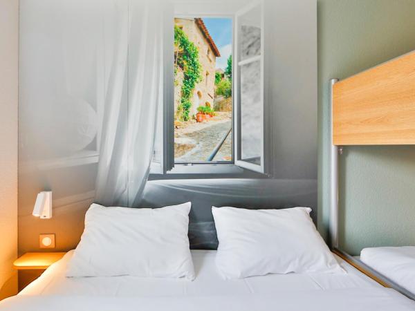 B&B HOTEL Valence Sud : photo 6 de la chambre chambre quadruple - non-fumeurs