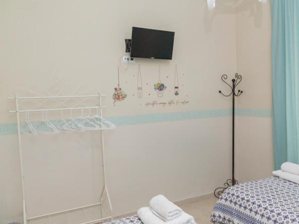 Pension Internacional : photo 5 de la chambre chambre lits jumeaux avec salle de bains privative séparée