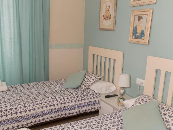 Pension Internacional : photo 1 de la chambre chambre lits jumeaux avec salle de bains privative séparée