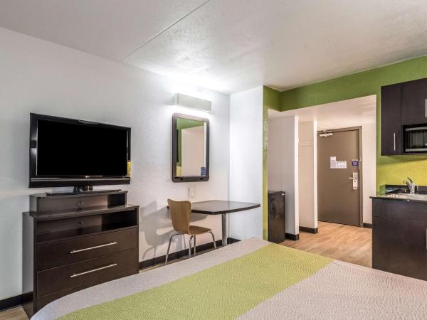 Studio 6-Indianapolis, IN : photo 3 de la chambre chambre lit queen-size deluxe - non-fumeurs