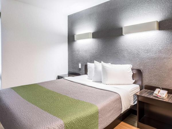 Studio 6-Indianapolis, IN : photo 6 de la chambre chambre lit queen-size deluxe - non-fumeurs