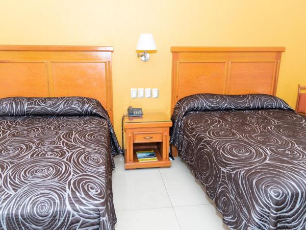 Hotel Gran Via - Centro : photo 3 de la chambre chambre double avec 2 lits doubles