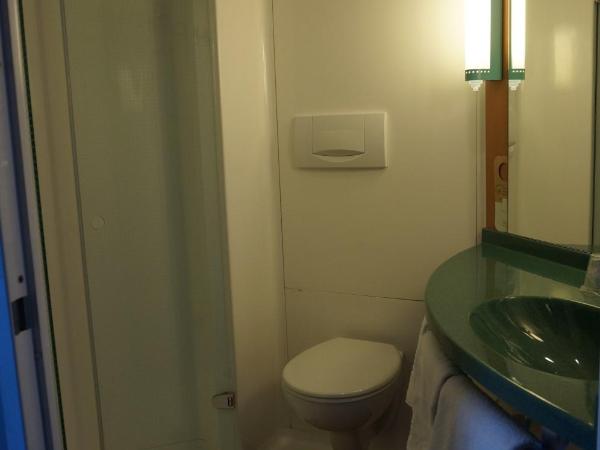 ibis Auch : photo 7 de la chambre chambre standard avec 1 lit double