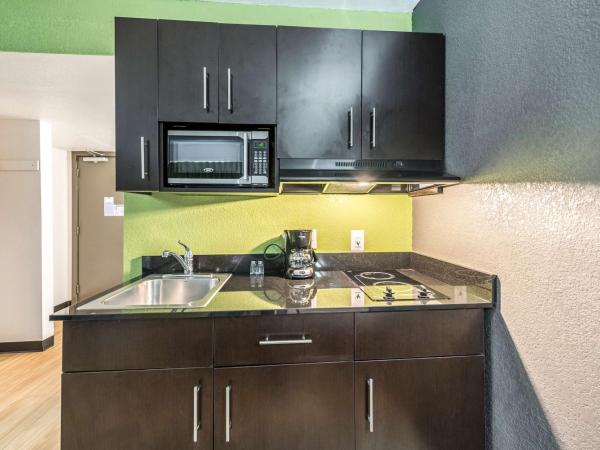 Studio 6-Indianapolis, IN : photo 4 de la chambre chambre lit queen-size accessible aux personnes à mobilité réduite – non-fumeurs