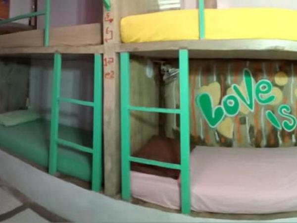 Yez Yez Yez All Good Hostel : photo 3 de la chambre lit superposé dans dortoir pour femmes 