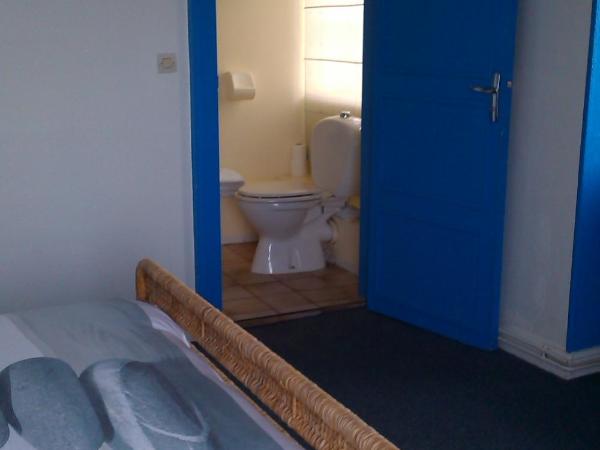 Les Galets Bleus : photo 5 de la chambre chambre double confort - vue sur mer