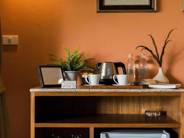 Anda Lanta Resort : photo 4 de la chambre hébergement double de luxe - vue sur forêt