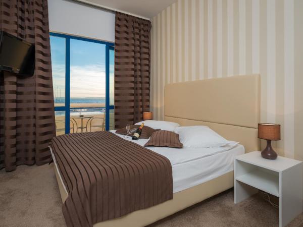 Hotel Jadran : photo 1 de la chambre chambre double - vue sur mer