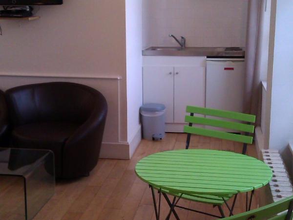 Les Galets Bleus : photo 8 de la chambre studio supérieur avec baignoire spa - vue sur mer (2 adultes)