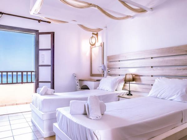 Porto Greco Village Beach Hotel : photo 3 de la chambre chambre familiale - vue sur mer