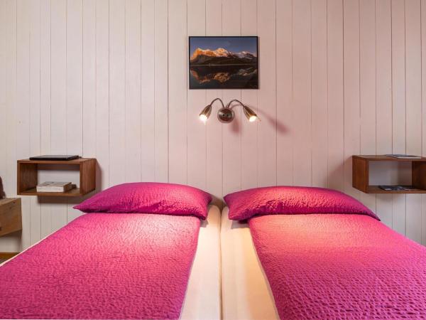 Hotel Alpenblick : photo 3 de la chambre chambre double avec salle de bains commune