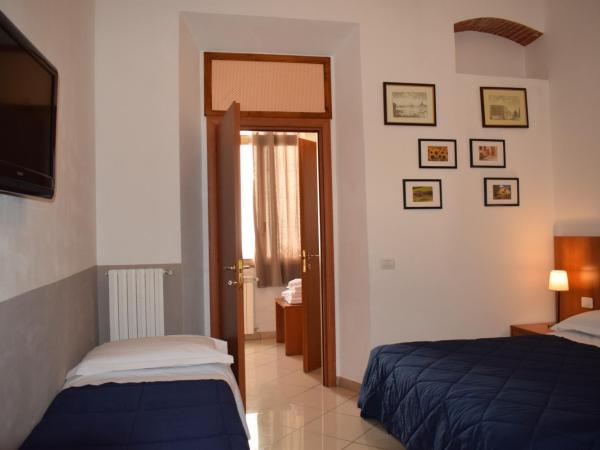 Hotel Dalmazia : photo 1 de la chambre chambre triple