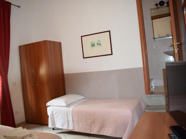 Hotel Dalmazia : photo 7 de la chambre chambre triple
