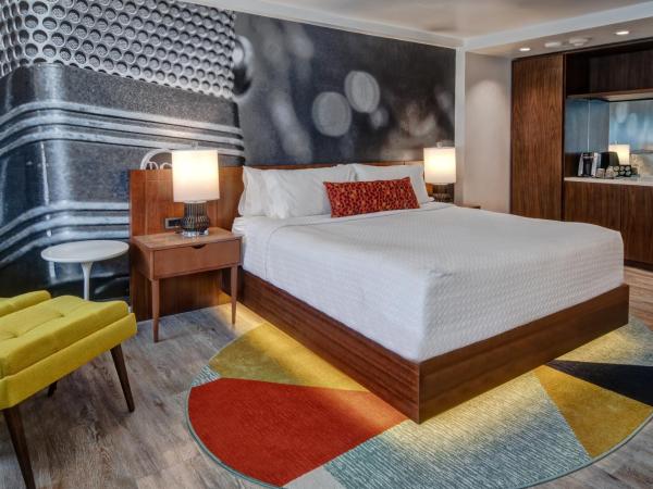 Hotel Indigo - Memphis Downtown, an IHG Hotel : photo 8 de la chambre chambre lit king-size loisirs - non-fumeurs