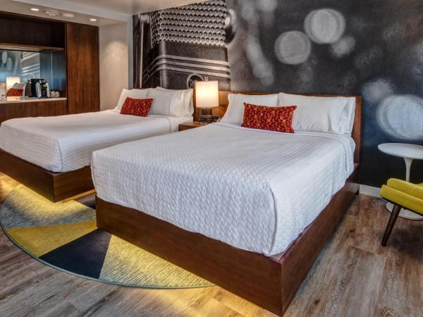Hotel Indigo - Memphis Downtown, an IHG Hotel : photo 4 de la chambre chambre 2 lits queen-size - non-fumeurs