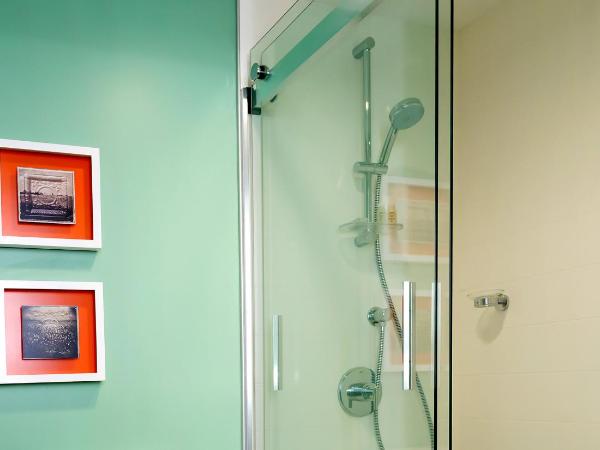 Hotel Indigo Savannah Historic District, an IHG Hotel : photo 4 de la chambre chambre lit king-size