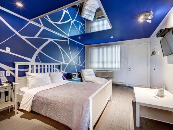 Auberge St. Jacques : photo 4 de la chambre chambre lit queen-size avec baignoire spa