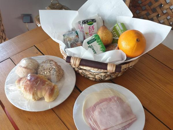 Casa da Sé Cathedral Suites : photo 4 de la chambre suite supérieure - vue sur tour et cathédrale