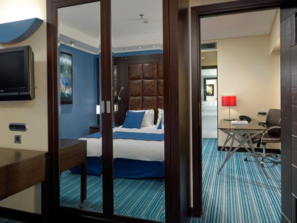 Crowne Plaza Athens City Centre, an IHG Hotel : photo 10 de la chambre suite exécutive - fumeurs