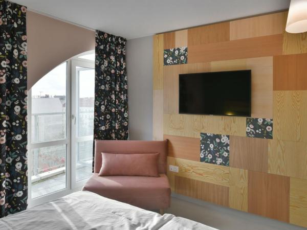 Hotel BIRGIT Berlin Mitte : photo 2 de la chambre chambre double confort avec balcon
