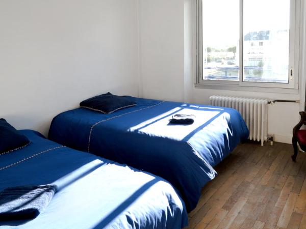 Les Abeilles : photo 8 de la chambre appartement - vue sur mer