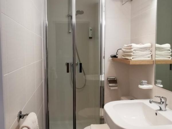 Hotel Cardiff : photo 3 de la chambre petite chambre simple classique