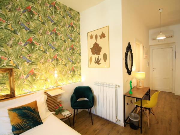 Daily Napoli - Lungomare : photo 2 de la chambre chambre double ou lits jumeaux avec terrasse