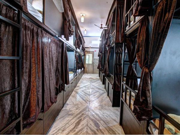 Sunshine Backpackers, Airport : photo 1 de la chambre lit dans dortoir pour hommes