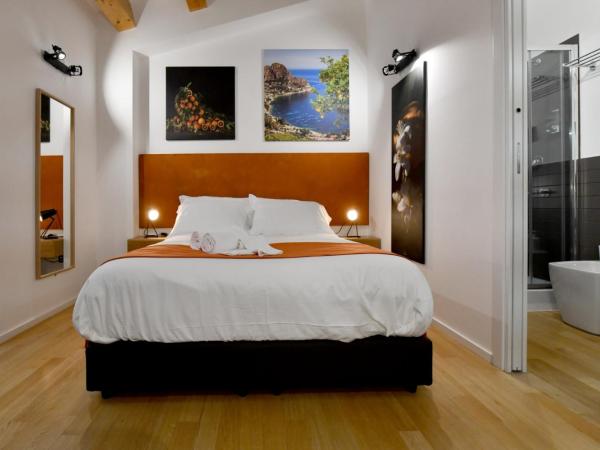 Ballarooms B&B Palermo Centro : photo 5 de la chambre chambre double avec salle de bains privative