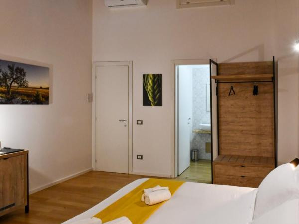 Ballarooms B&B Palermo Centro : photo 5 de la chambre chambre triple avec salle de bains privative