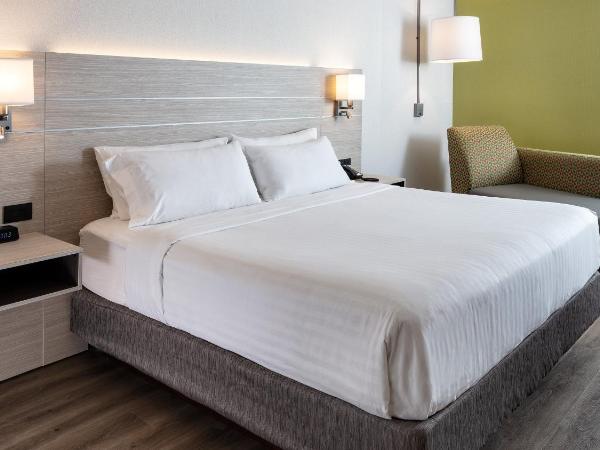 Holiday Inn Express Quebec City-Sainte Foy, an IHG Hotel : photo 7 de la chambre chambre lit king-size standard