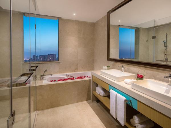 Holiday Inn Tianjin Xiqing, an IHG Hotel : photo 5 de la chambre one-bedroom suite lounge access